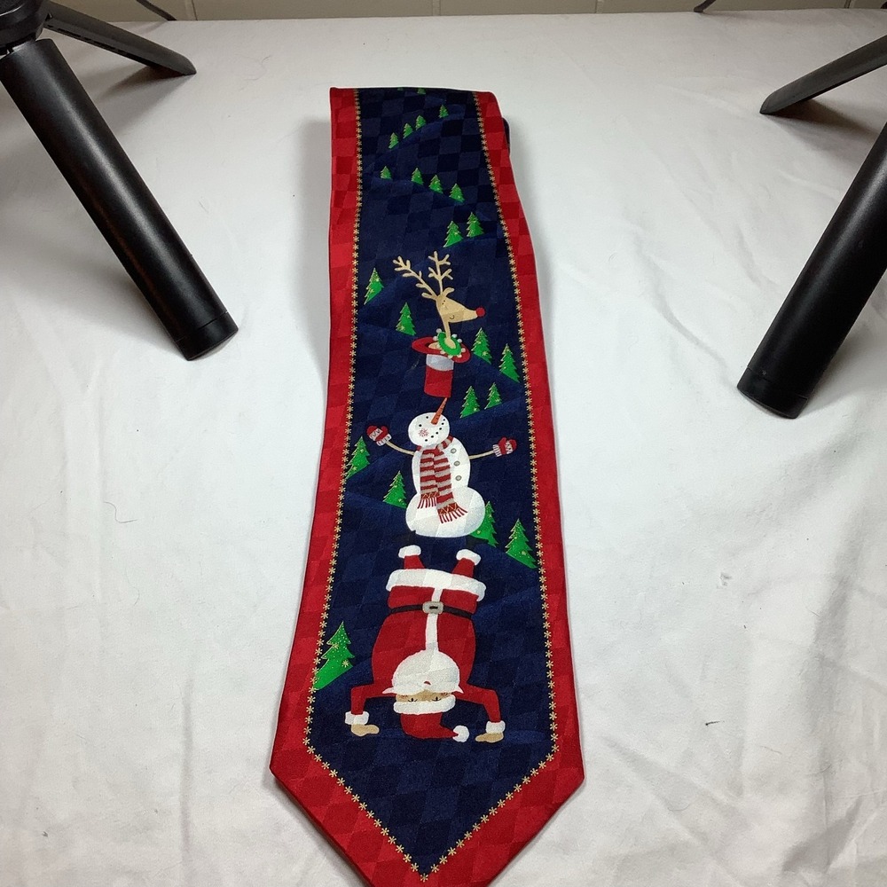 Hallmark Holiday Necktie -‎ Reindeer Snowman Santa